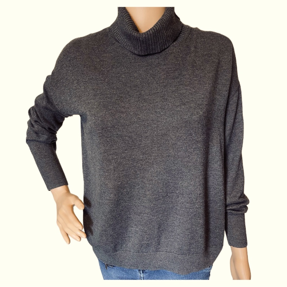 Treasure & Bond Gray Sweater